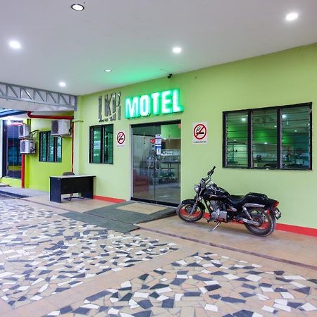 Oyo 89478 Lkh Motel Кота Кинабалу Екстериор снимка