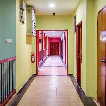 Oyo 89478 Lkh Motel Кота Кинабалу Екстериор снимка