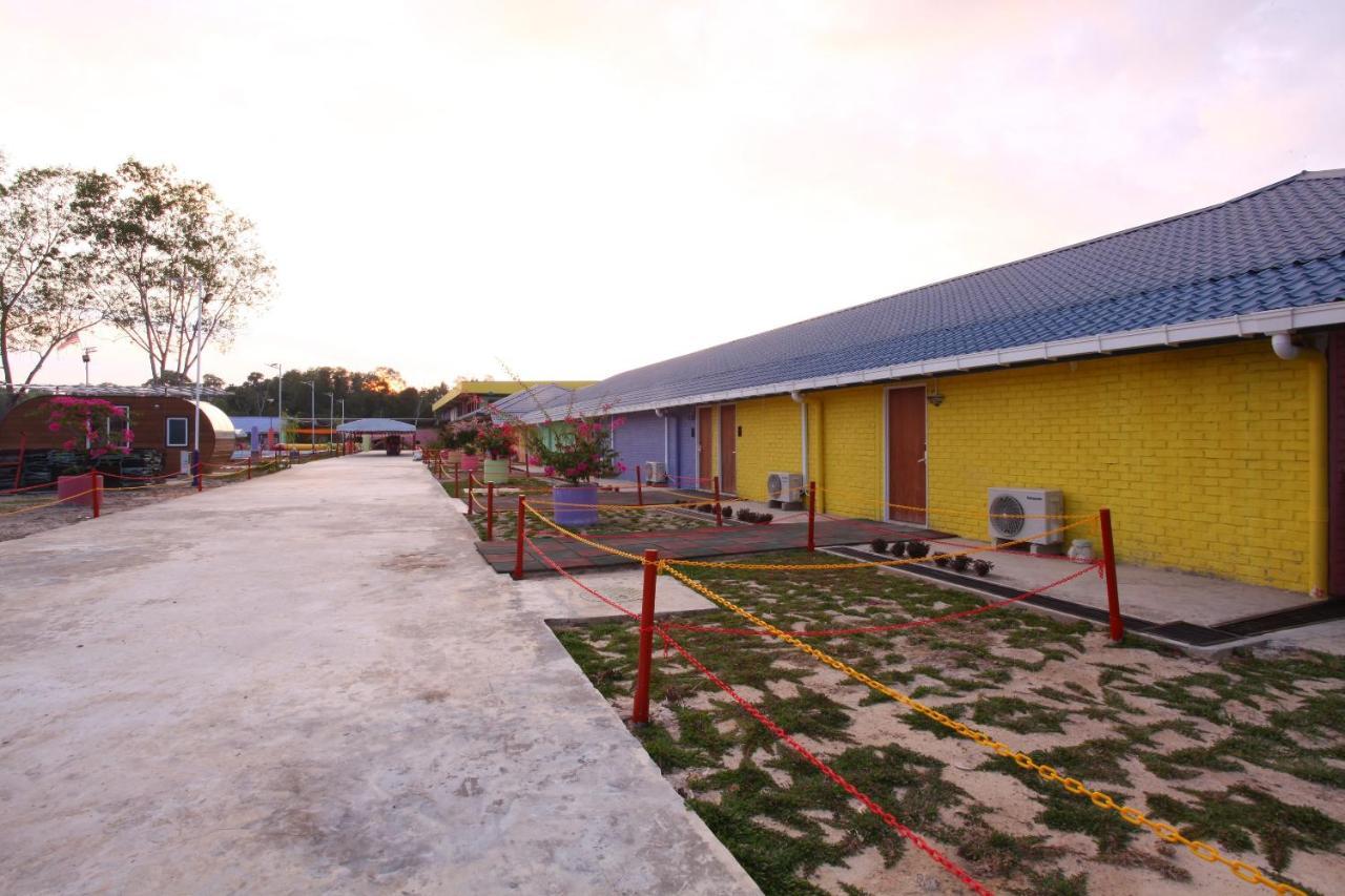 Oyo 89478 Lkh Motel Кота Кинабалу Екстериор снимка