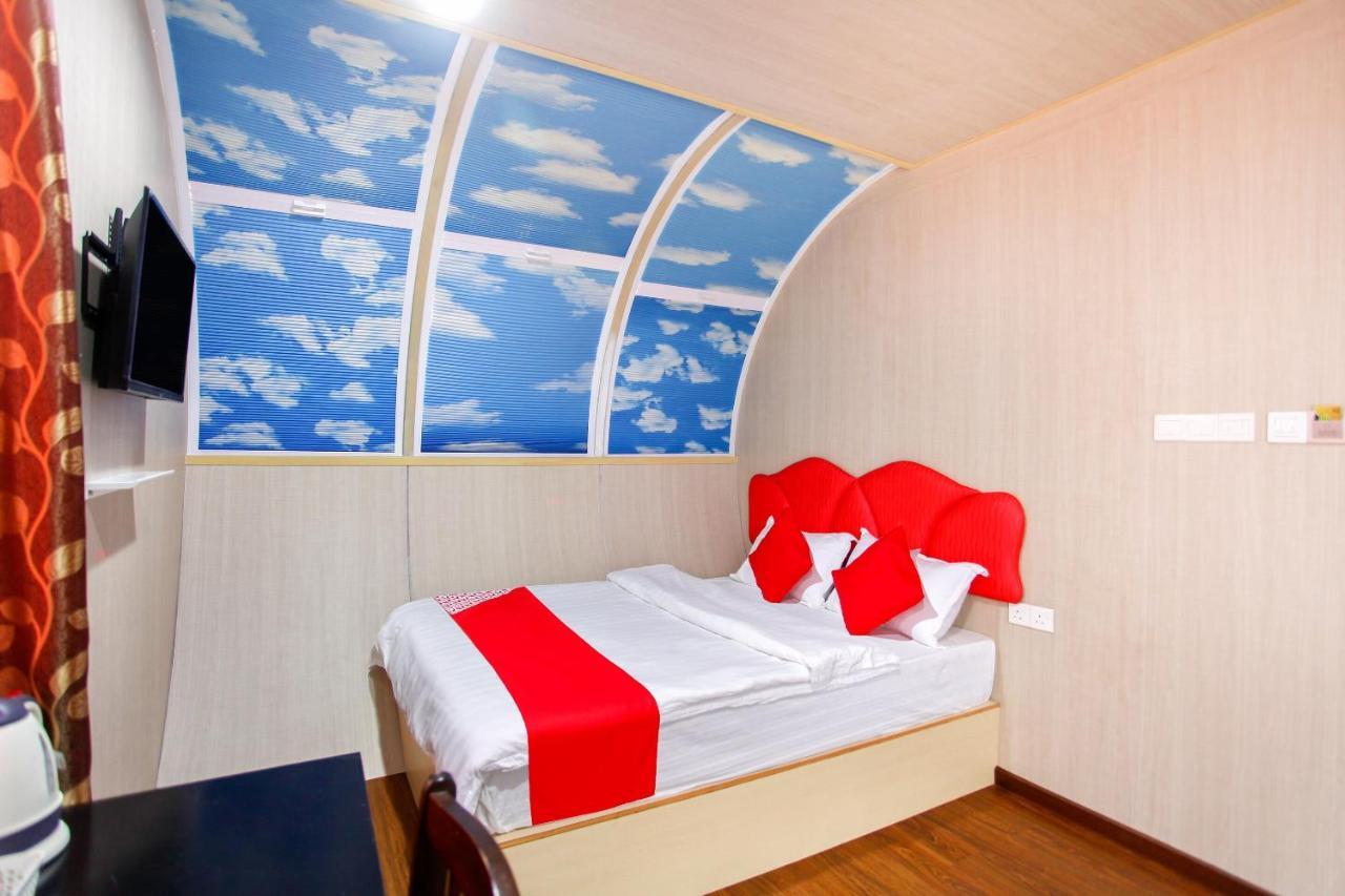 Oyo 89478 Lkh Motel Кота Кинабалу Екстериор снимка